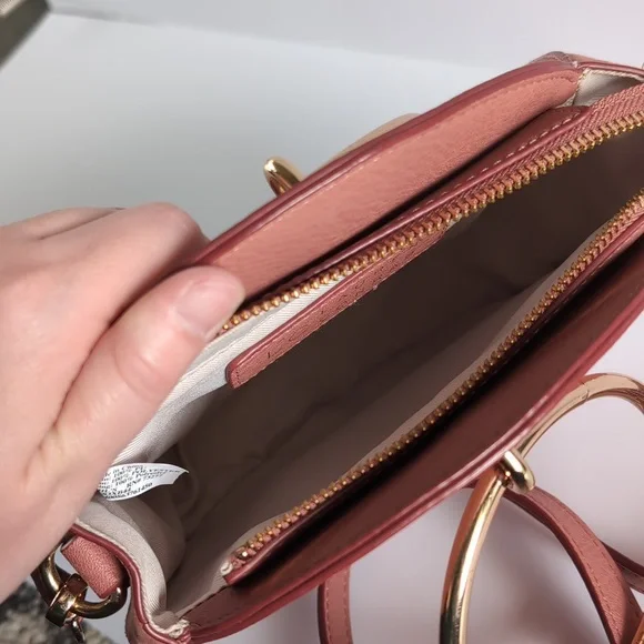 LC Lauren Conrad Crossbody Purse - Picture 4 of 9